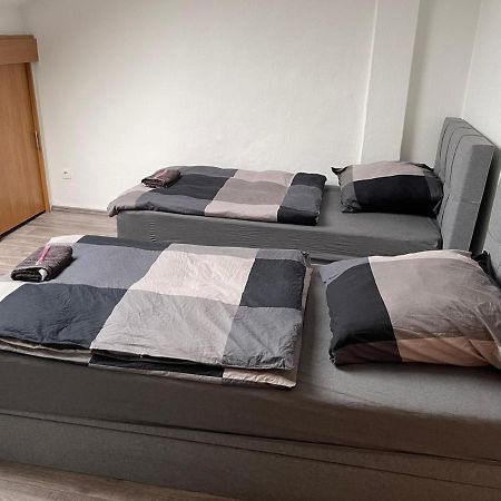 Apartment Bis Zu 8 Einzelbetten Stellplatz Wifi エッセン エクステリア 写真